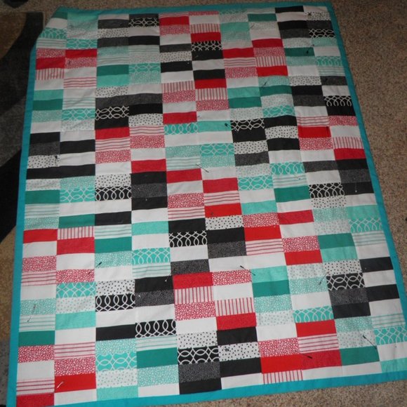 TURQUOISE BLACK & WHITE QUILT - Picture 1 of 1